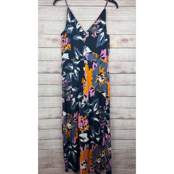 H&M Floral Cropped Jumpsuit W/ V-neck - Picture 5 of 7